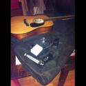 Akustisk gitarr samt en H1 handy rec