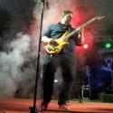 Rutinerad basist finnes!