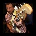 Rutinerad basist!