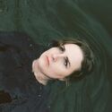 Singer-songwriter letar efter bandmedlemmar 