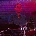 Trummis söker band