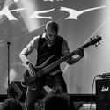 Basist söker band