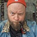 SÅNGARE/låtskrivare finns för PUNK eller HC på SVENSKA!
